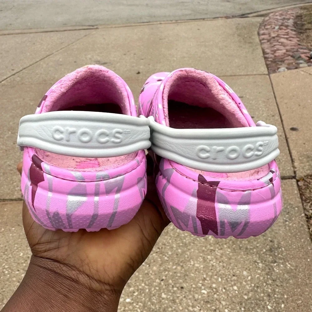 Crocs Kids Classic Lined Disco Dance Party Clogs Size J 2 Pink Sandals‎